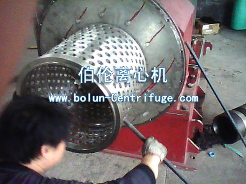 HR400型臥式活塞推料離心機轉鼓維修