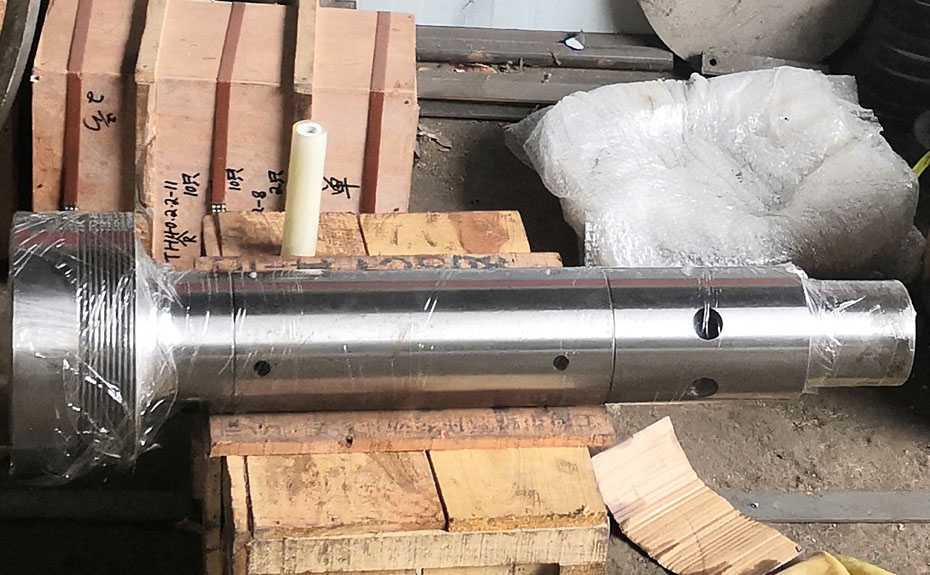 HR500雙級活塞推料離心機(jī)主軸